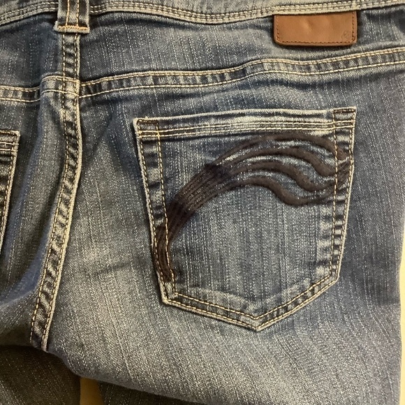 Brody Jeans boot cut low rise. - Picture 4 of 9